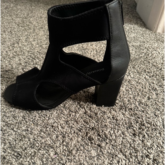 Donald Pliner NWT Black sandal chunky heel size 8 - Picture 9 of 9